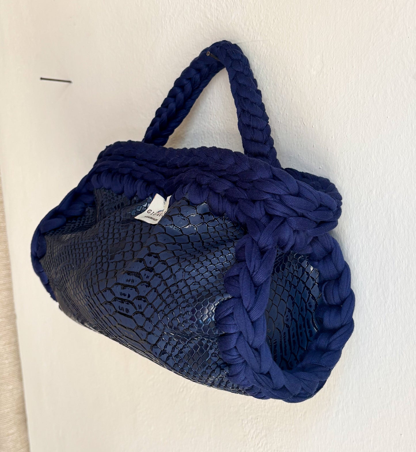 ππ GIUncinetto OVAL SMALL Ecopelle PITONE BLU con contorno Blu